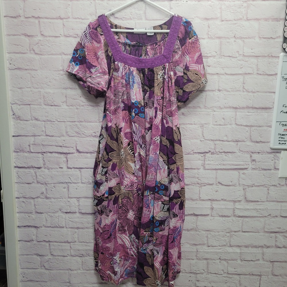 Loungees Purple Floral Muumuu Dress XL Crochet Lace Pockets Boho Loungewear Cozy